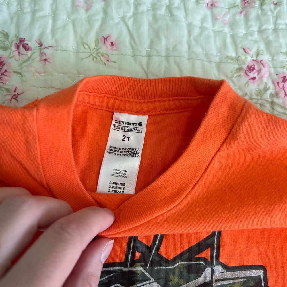 Carhartt tee size 2T - Picture 4 of 5